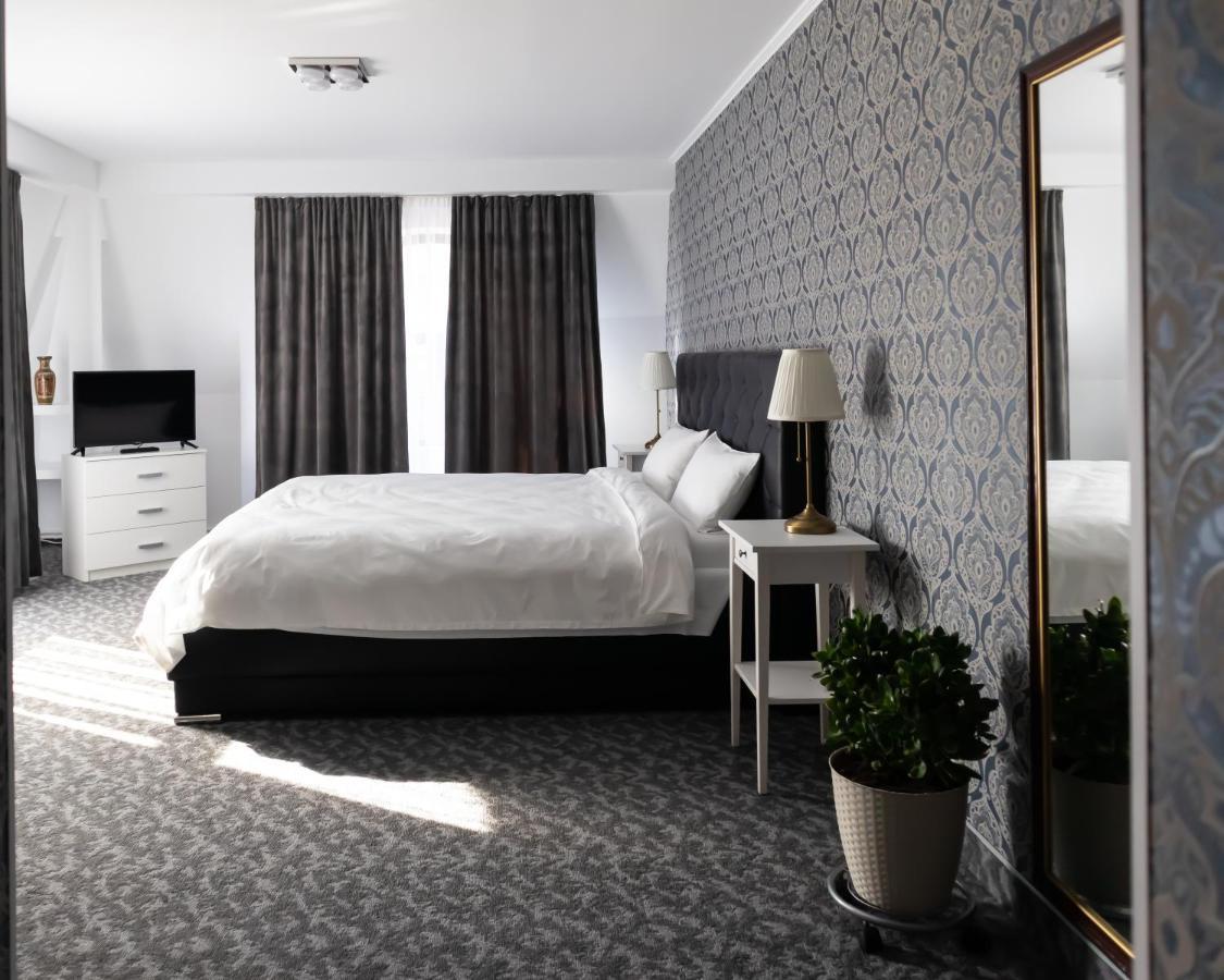 Harmony House Otel Târgu Jiu Dış mekan fotoğraf
